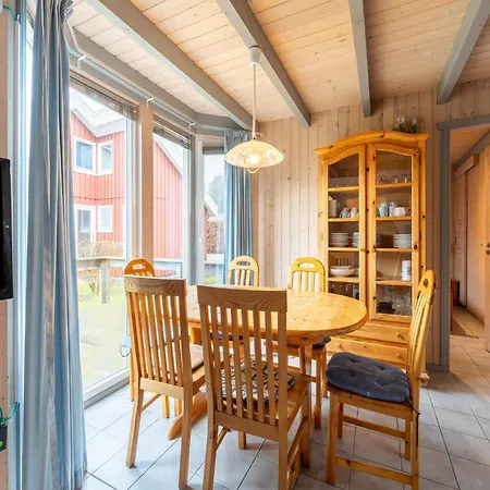 Holiday home Mirow In *